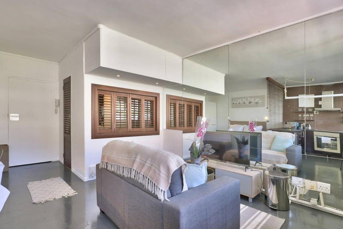 Montclair 60B Apartment Cape Town Exterior photo